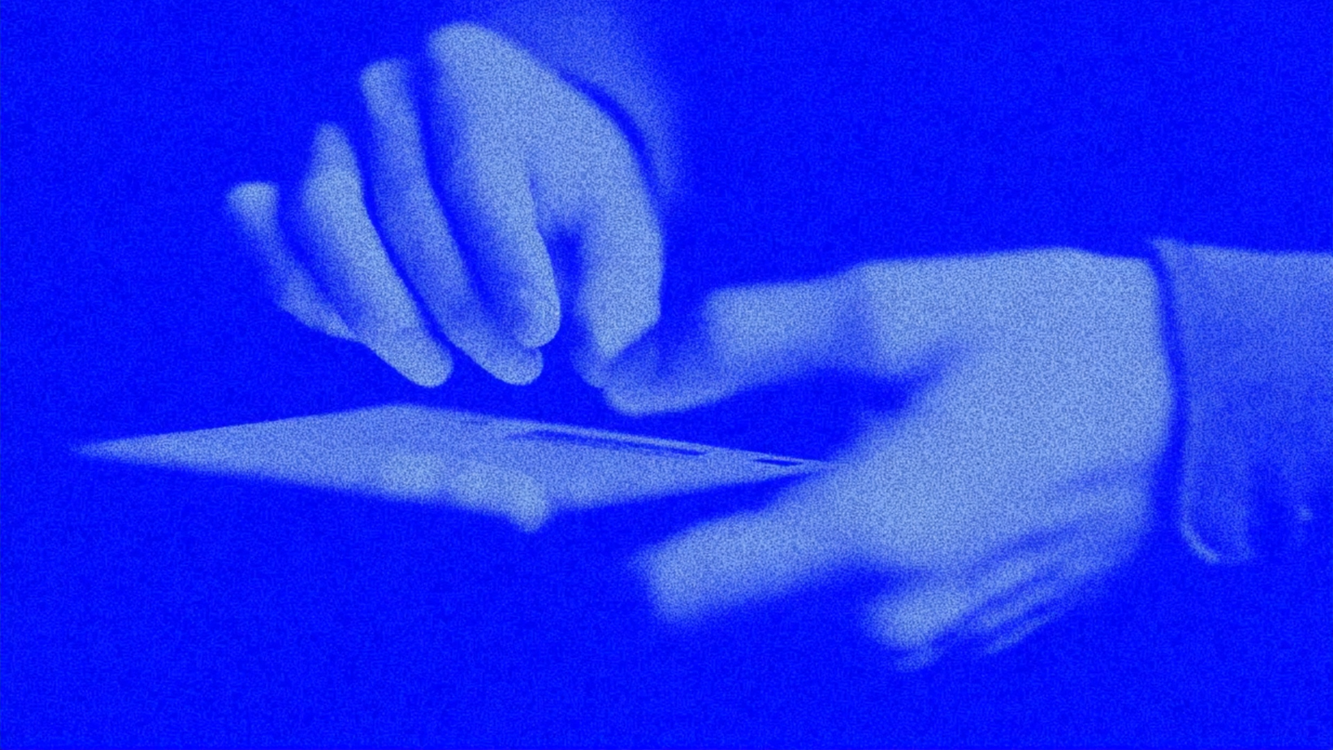 Identical reproduction of obsolete industrial plastic parts via injection molding without original blueprints.